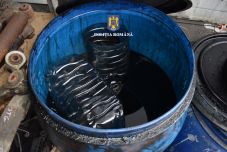 Házkutatást tartottak a marosvásárhelyi rendőrök egy autóbontó műhelyben